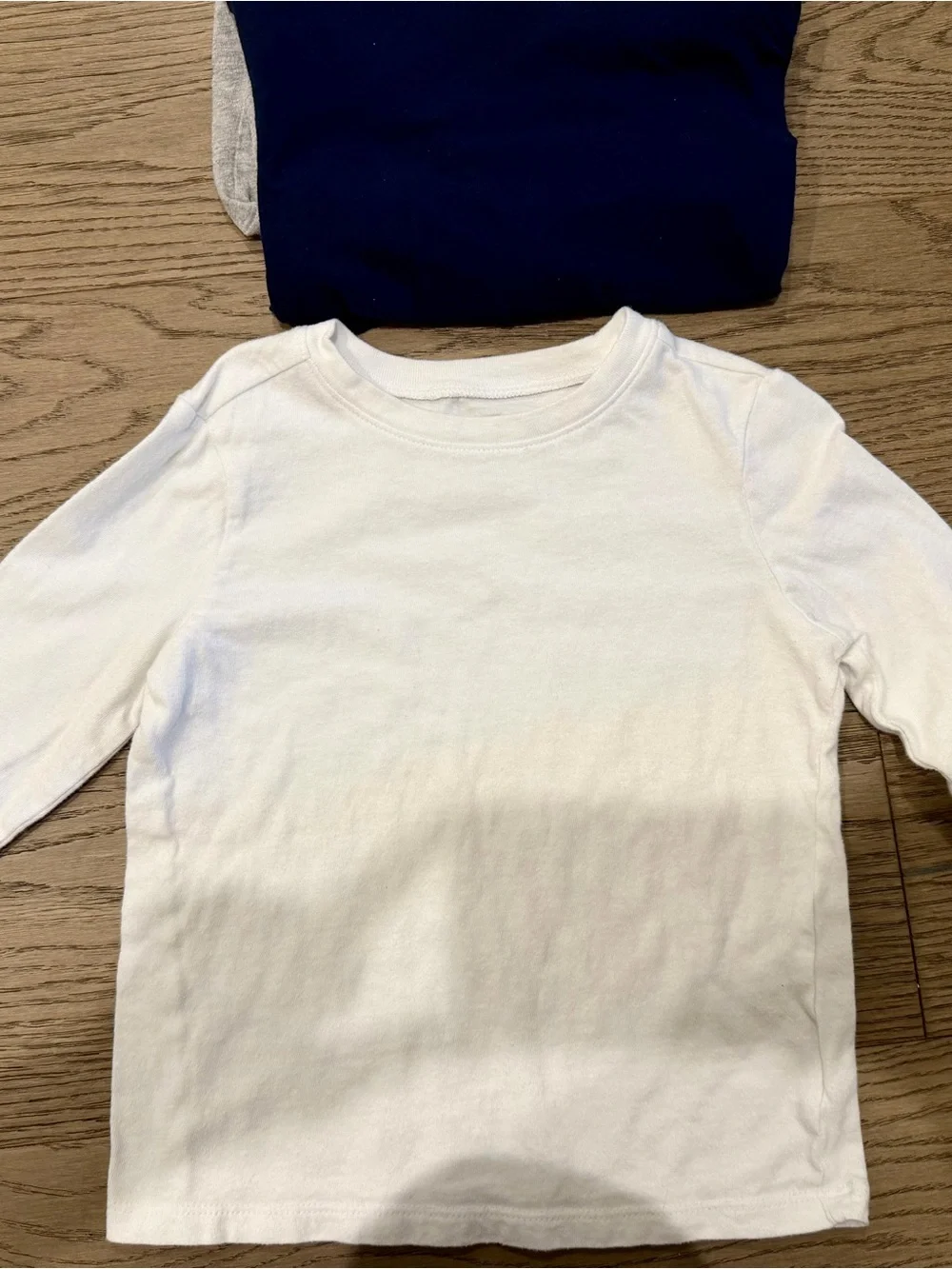 Old Navy White Long-Sleeve Tee for Kids